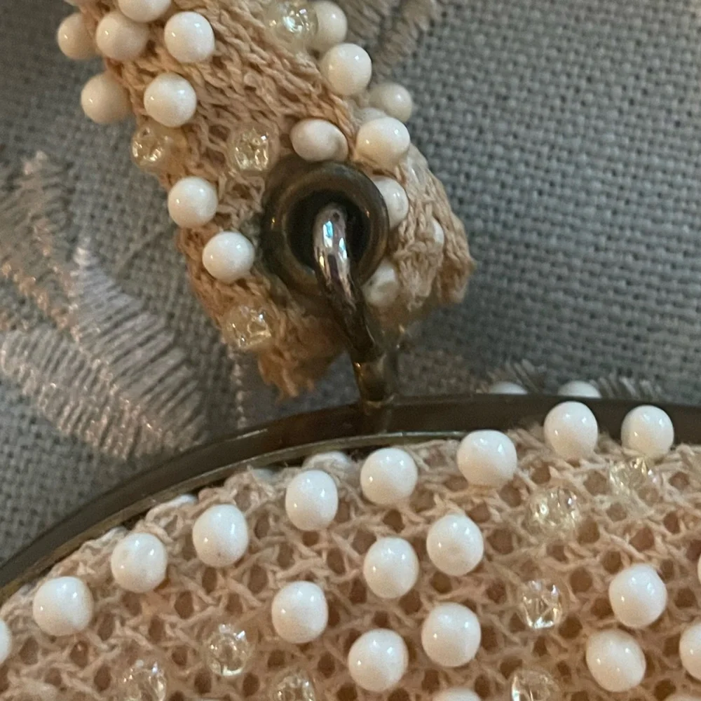 Cream Beaded Bag by Corde’ Bead, Basket-Weave Pattern - Picture 6 of 13